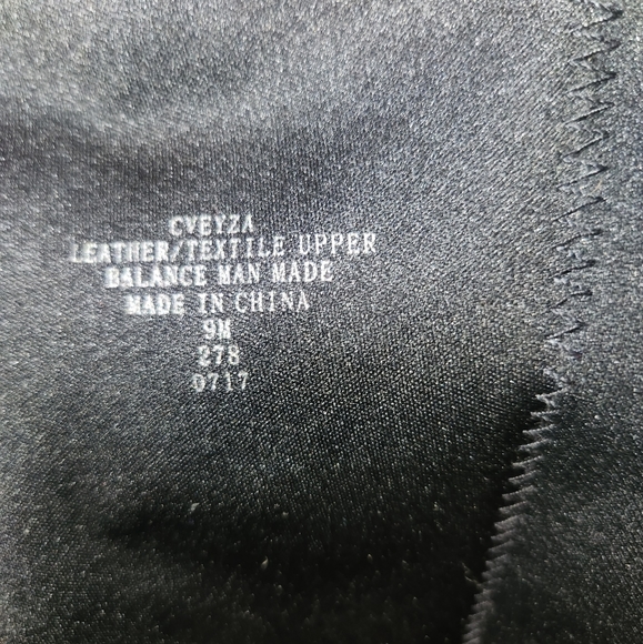 CROWN VINTAGE Multi Suede Boot - Picture 11 of 13